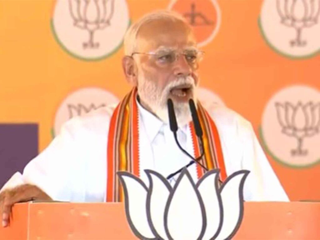 'Congress is putting the lives of 1 crore Indians in danger for politics' - PM Modi lashed out at Palakkad rally