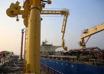 Crude oil prices rise by more than 3 percent, near 52 week high