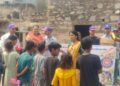 Dausa: NSS volunteers distributed stationery, education and cleanliness in Harijan and Sikligar settlements and gave the message of cleanliness.