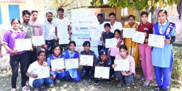 Dausa: 'Women's power' descended on the playground; On Women's Day, students showed their strength in running and tug of war.
