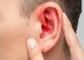 Do not ignore the fluid flowing from the ear, control the pain with these measures.