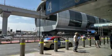 Domestic airlines canceled many flights to the Middle East region