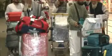 Dubai Flight Update: Flight from Dubai to Ahmedabad reached safely, big relief to Indians trapped in the midst of war.