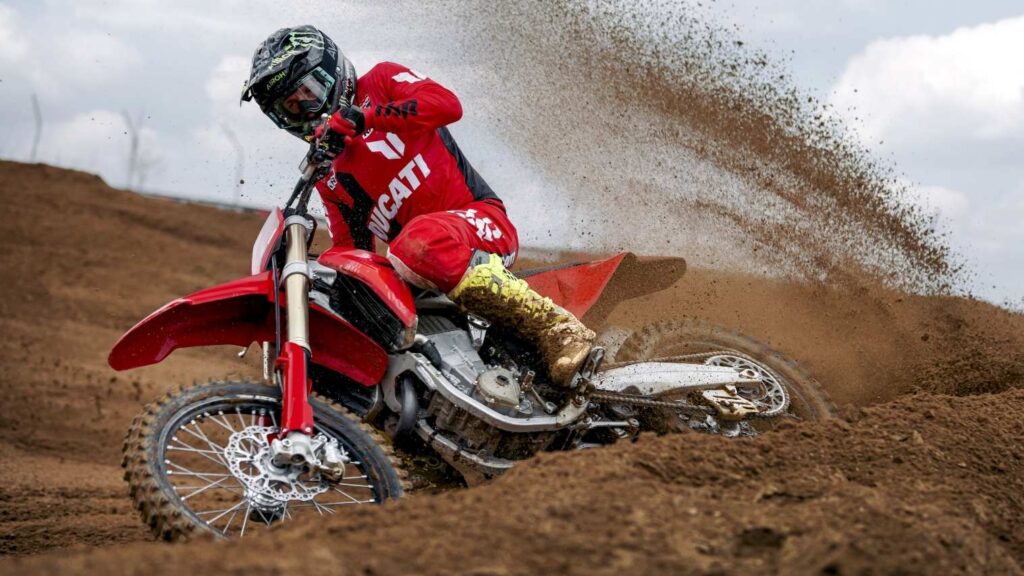Ducati Desmo450 MX (2)