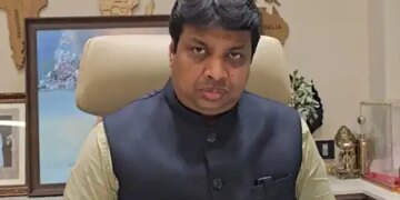 कांग्रेस पार्टी की दरबारी संस्कृति के कारण नेता