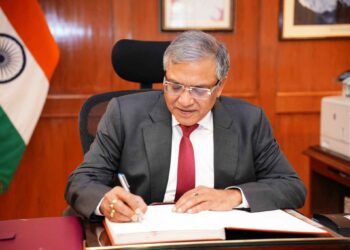 EC's big decision: Bengal's DGP changed, TMC said - 'trying to please the bosses'