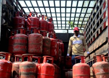 Even after 27 days of war, India has sufficient stock of oil, government gave relief news for LPG gas consumers.