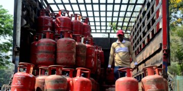 Even after 27 days of war, India has sufficient stock of oil, government gave relief news for LPG gas consumers.