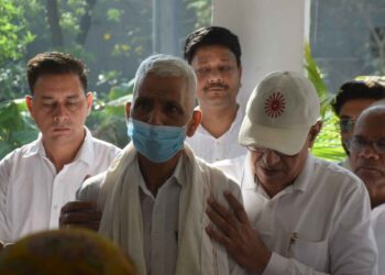 Farewell to Harish Rana with tearful eyes, struggle ended after 13 years; Father said- 'Now he is in a happy place'