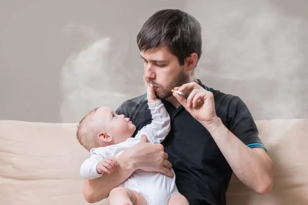 Father's nicotine habit can become a danger to children, the risk of diabetes can increase.