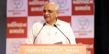 'Gas cylinders will be available on time', CM Bhupendra Patel assures farmers