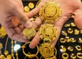 Gold-Silver Update: Silver broke on the third day and the shine of gold also faded, check the latest price here before buying.