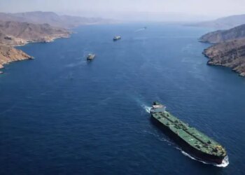 Good news for India: Two LPG tankers will soon cross the Hormuz Strait, there will be relief in supply crisis.