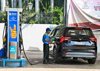 Government's big decision amid Iran crisis: ₹3 excise cut on petrol, zero on diesel