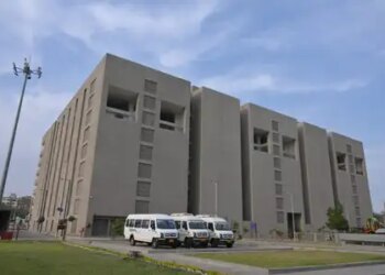 Gujarat: 'Night shelter' started in Ahmedabad Civil Hospital, families of patients will get relief