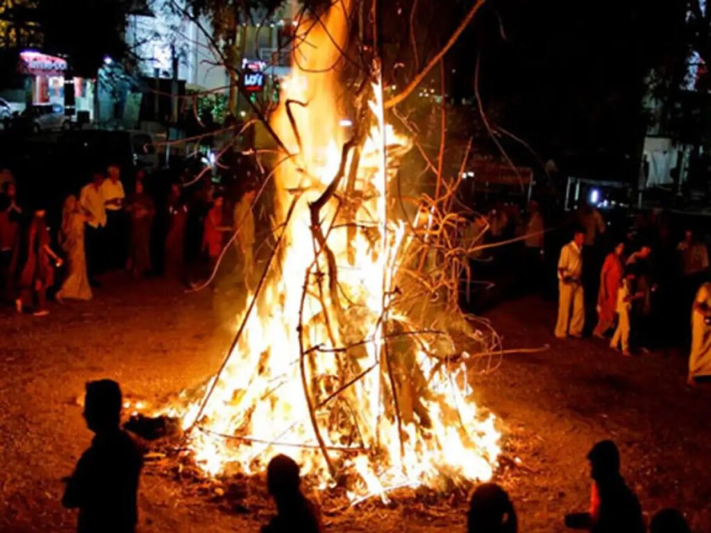 Holika Dahan today after sunset, know in the video the auspicious time will be from 6 pm to midnight