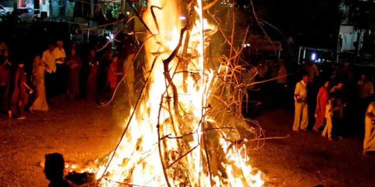 Holika Dahan today after sunset, know in the video the auspicious time will be from 6 pm to midnight