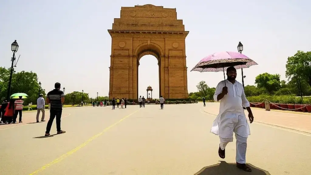 Hottest day of February in Delhi, weather will remain dry and sunny even today