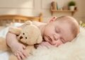 How many hours of sleep is considered normal for a newborn? Know what scientific research says
