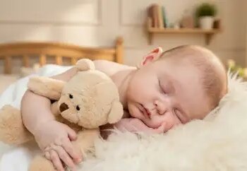How many hours of sleep is considered normal for a newborn? Know what scientific research says