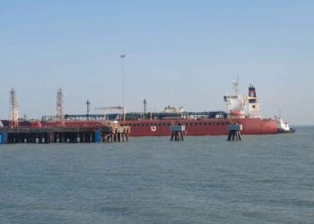 Indian ships begin withdrawal amid Hormuz crisis, two LPG tankers move forward