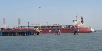 Indian ships begin withdrawal amid Hormuz crisis, two LPG tankers move forward