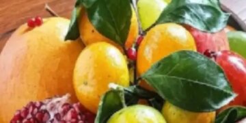 Is it okay to eat fruits with food? Know what Ayurveda says