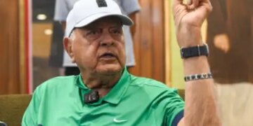 Jammu and Kashmir: Firing on Farooq Abdullah, CM said - Allah is merciful, father narrowly escaped.