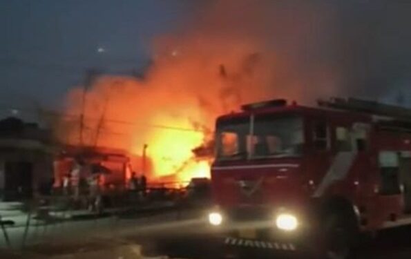 Jharkhand: Many shops destroyed in massive fire in Bokaro, two people got burnt and injured