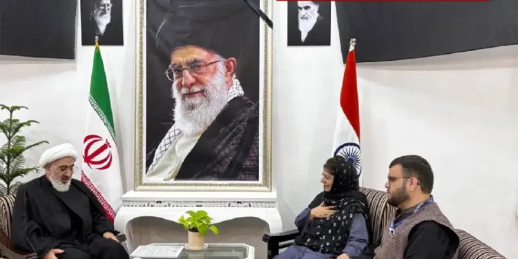 Kashmir to Iran: Mehbooba Mufti reached Iranian Embassy, ​​said- people of Kashmir are standing with Iran, discussed the return of 596 students