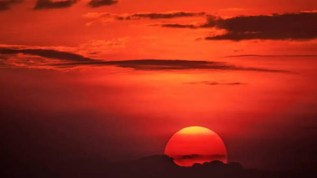 Know 5 wrong things done after sunset, which can affect the happiness and wealth at home.
