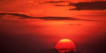 Know 5 wrong things done after sunset, which can affect the happiness and wealth at home.