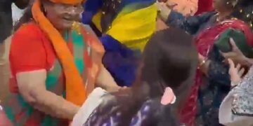 Lawyers of BJP Law Cell played Holi, cultural programs also took place