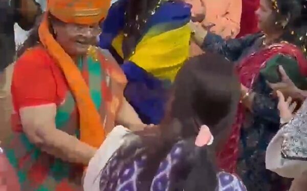 Lawyers of BJP Law Cell played Holi, cultural programs also took place