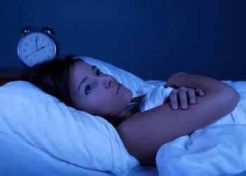 Less sleep can become the root of serious diseases, experts told how many hours of sleep is right for a healthy life.