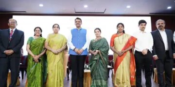 महाराष्ट्र : सीएम देवेंद्र फडणवीस ने पुणे में नवनिर्मित मेट्रो भवन का उद्घाटन किया, उपमुख्यमंत्री सुनेत्रा पवार भी रहीं मौजूद