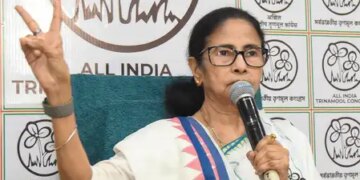 Mamta's 10 pledges before Bengal elections: Schemes for women-youth-farmers-seniors, roadmap of seven new districts and business hub