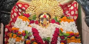 Navratri special: This red fruit is very dear to Goddess Bhagwati, it is no less than a boon for health.