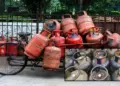 New prices of LPG implemented from today, know how expensive domestic and commercial cylinders have become