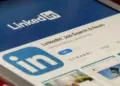 New rule of LinkedIn! AI will decide your feed, there will be ban on some works, know the complete update