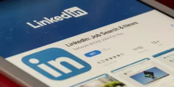 New rule of LinkedIn! AI will decide your feed, there will be ban on some works, know the complete update