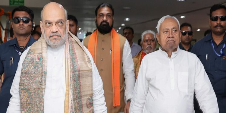 Nitish's return to national politics, Amit Shah said - 'His entire life remained corruption free'