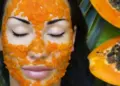 No need for expensive facials! This homemade mask of papaya and curd will bring natural glow on the face.