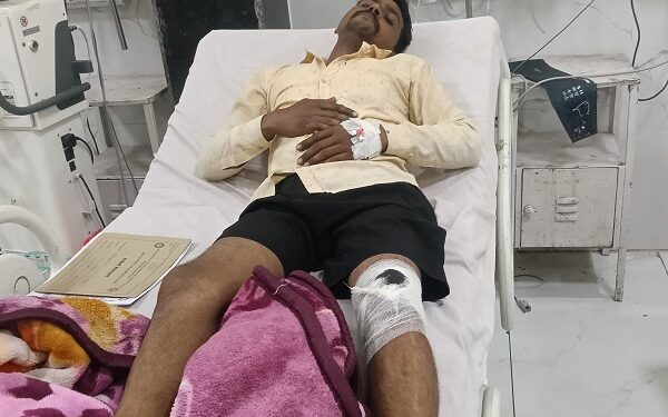 On stopping hooliganism, accused attacked with knife, one seriously injured
