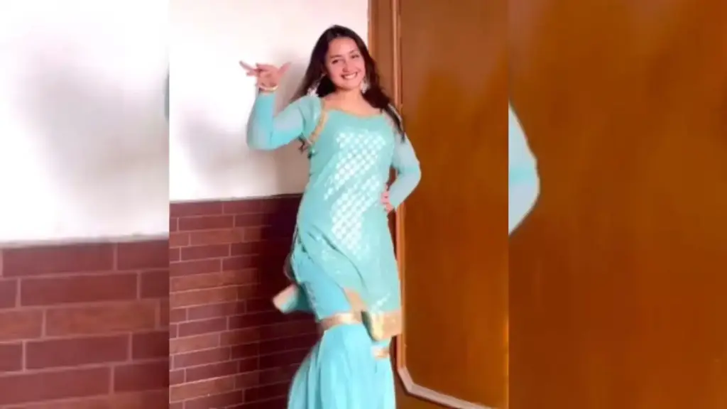 "Qayamat Lakar Manegi": Hasina danced tremendously in Haryanvi suit, you too will lose heart after watching the viral video