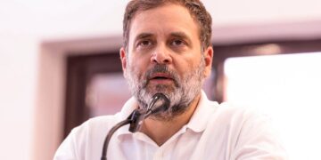 Rupee falls against dollar, Rahul Gandhi raises questions on government's economic strategy
