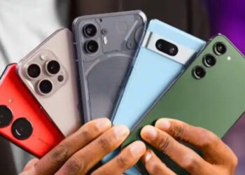 Smartphones Under 20K: From Realme to Motorola, see the complete list of powerful smartphones available for Rs 20,000.