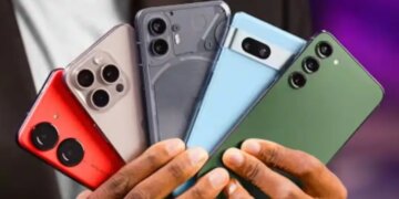 Smartphones Under 20K: From Realme to Motorola, see the complete list of powerful smartphones available for Rs 20,000.