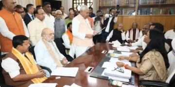 Stir in Bihar politics! CM Nitish Kumar filed nomination for Rajya Sabha, Amit Shah was also present.