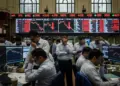 Stock Market Closing: Huge fall in the stock market on Thursday! Sensex closed down 2,496 points, ₹11 lakh crore lost